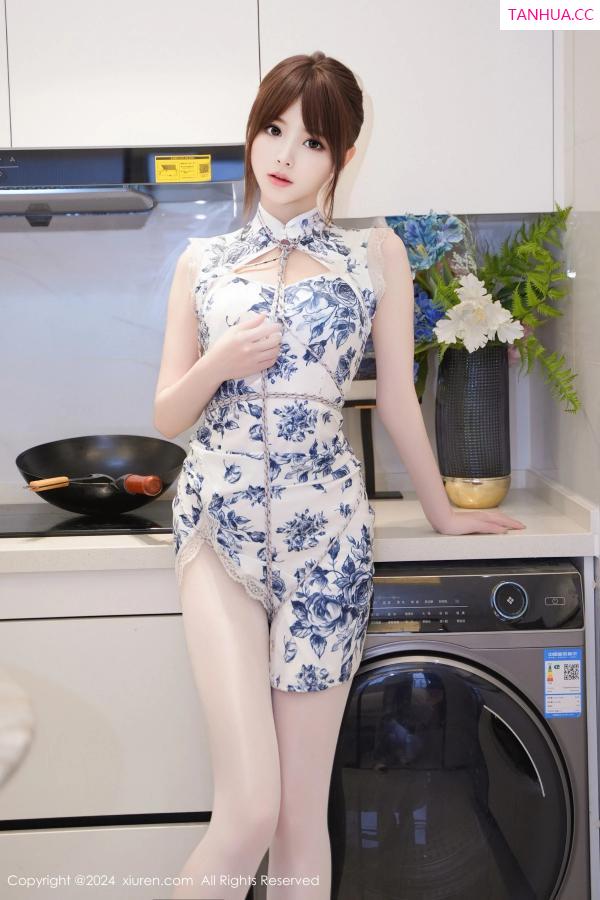   [XiuRen]高清写真图 2024.03.19 No.8255 梦灵儿Mini 丝袜美腿第21张图片